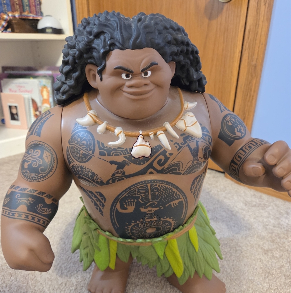 Disney Moana Mega Maui Singing Action Figure